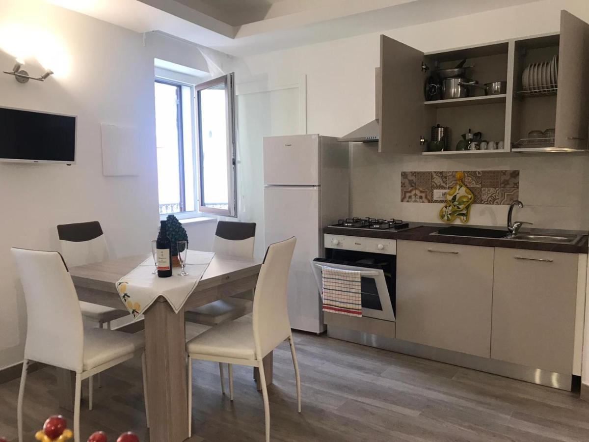 קסטלמולה Casa Vacanza Cundari מראה חיצוני תמונה