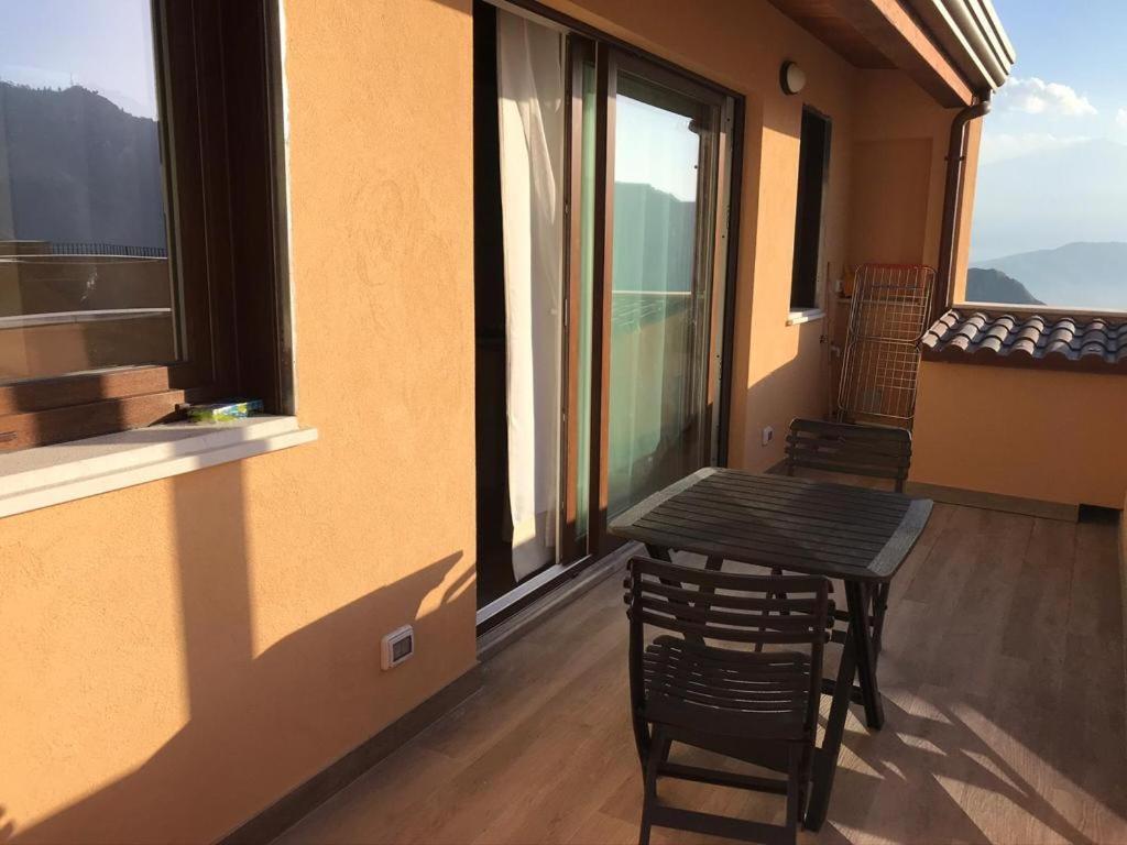 קסטלמולה Casa Vacanza Cundari מראה חיצוני תמונה